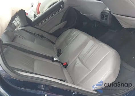 2018 Honda Accord Touring z USA, uszkodzony, nr VIN 1HGCV1F91JA015324